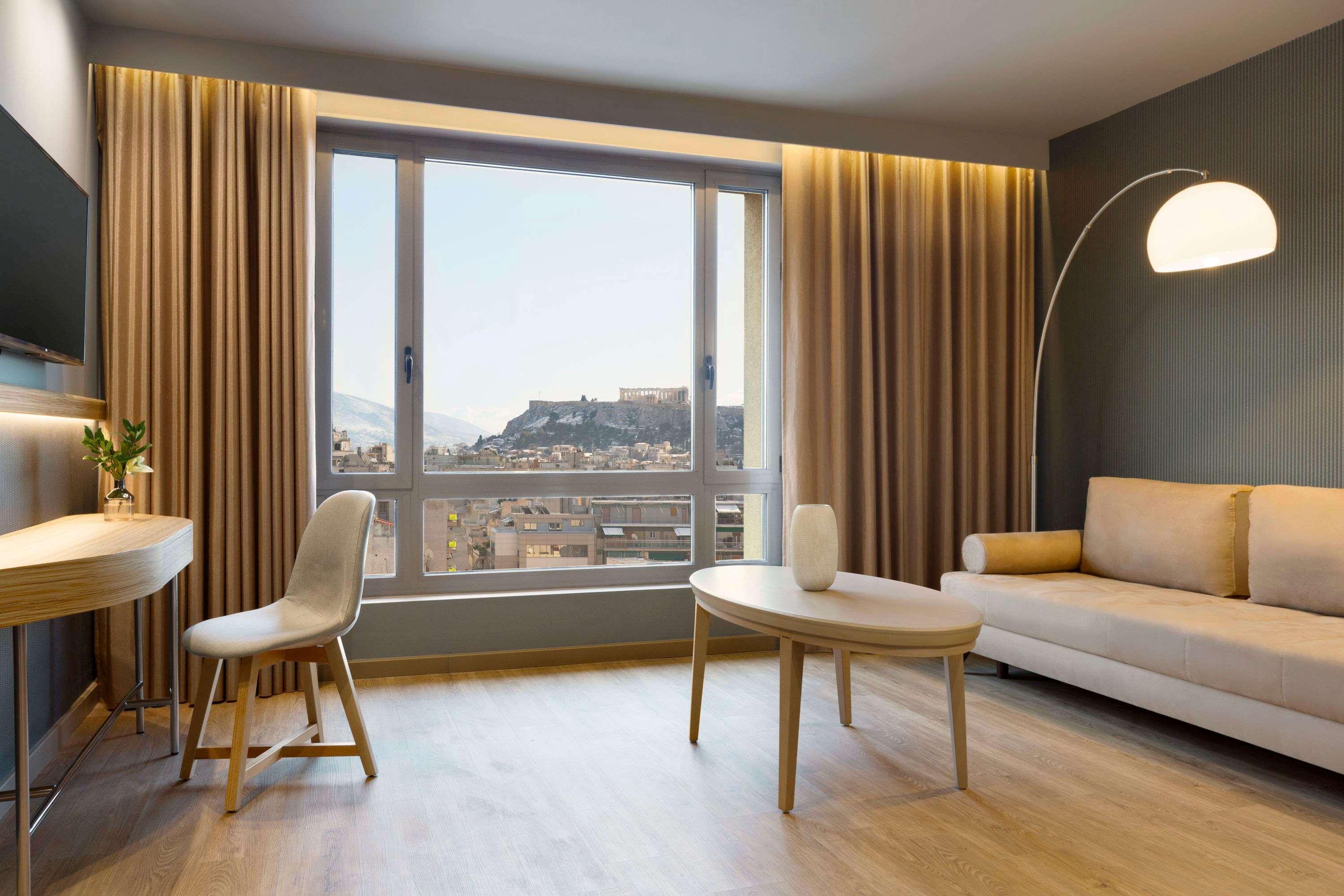 Wyndham Grand Athens Hotel Ngoại thất bức ảnh A room at the hotel