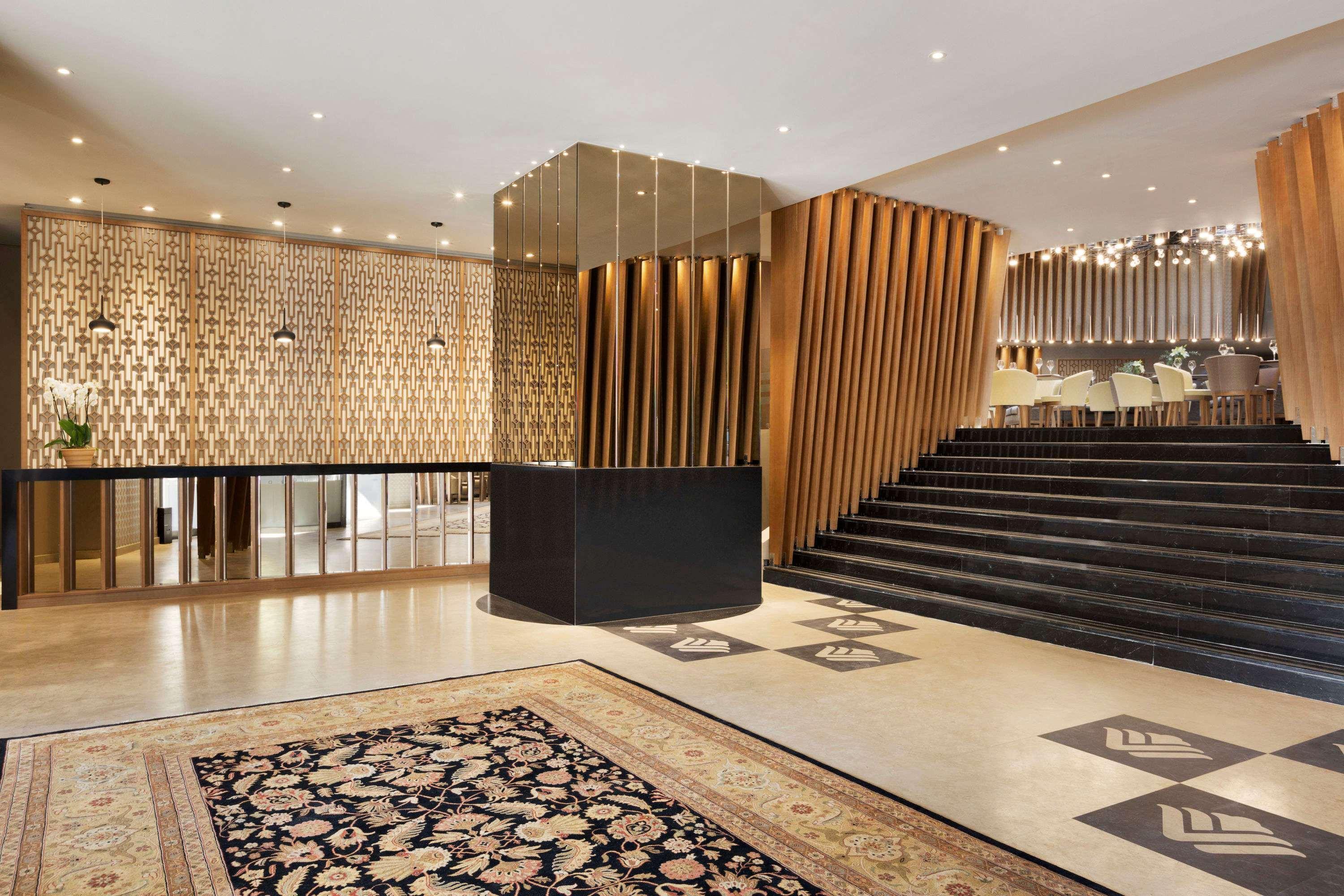 Wyndham Grand Athens Hotel Ngoại thất bức ảnh Lobby
