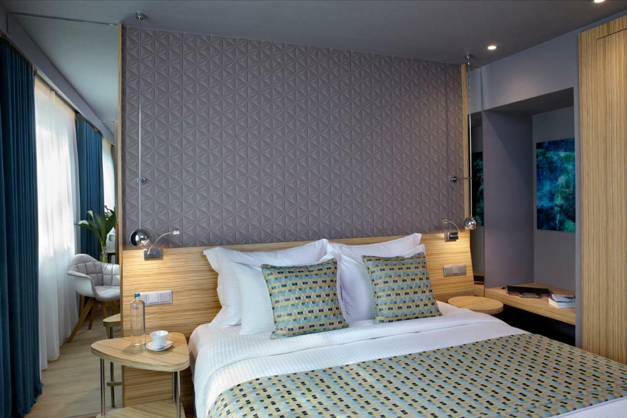 Wyndham Grand Athens Hotel Ngoại thất bức ảnh A room at the hotel